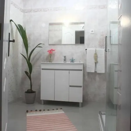 Flipflops Ocean View Apartment Nazare